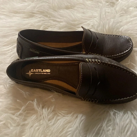 Eastland  Penny Loafer Size-8M - Picture 4 of 10